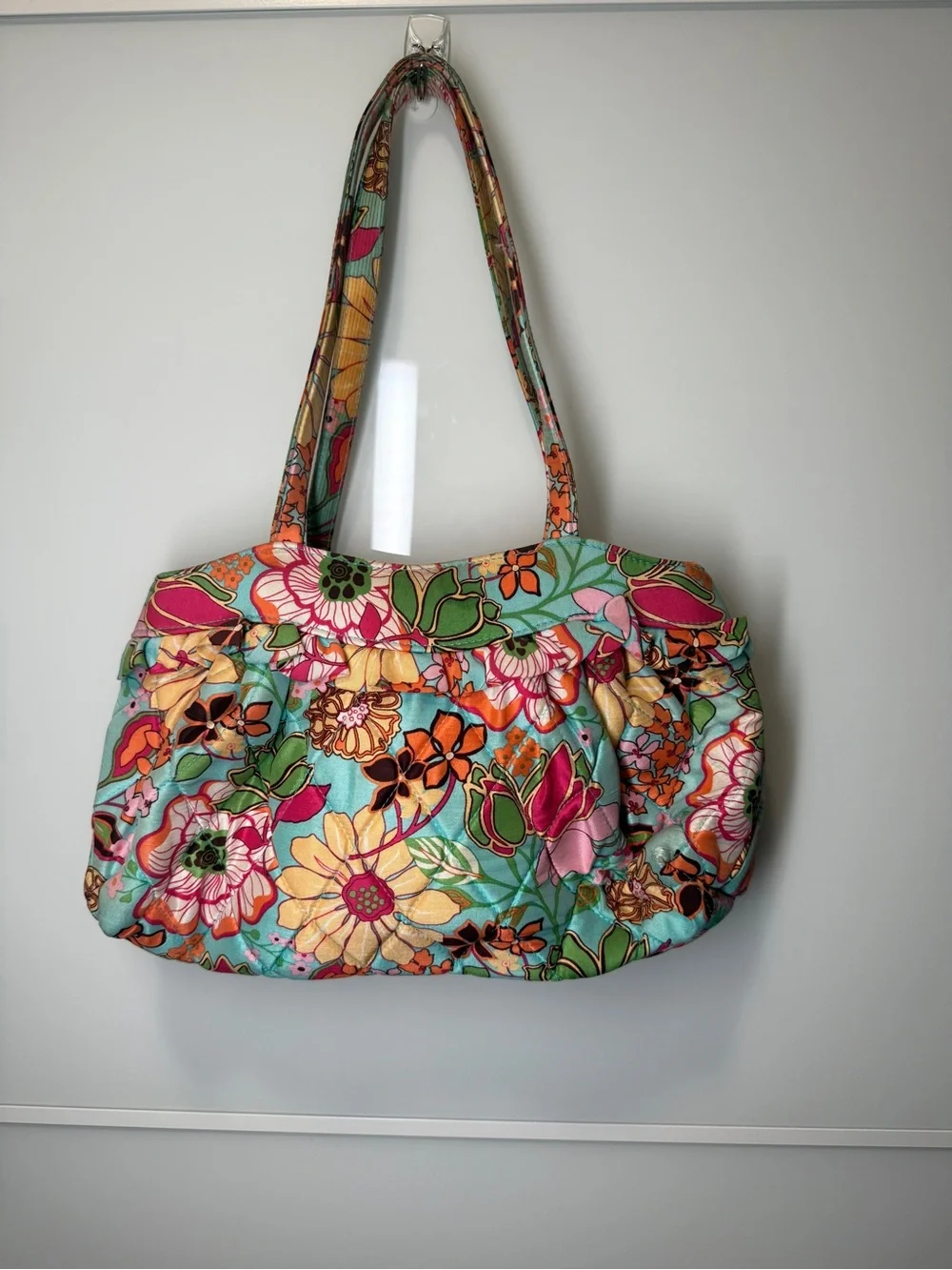 Vera Bradley 100% Silk Lisa B Floral Shoulder Bag - Picture 2 of 7